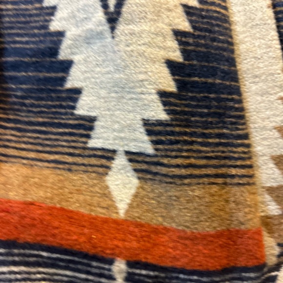 Over Sized Jacket. Buttons. Large Pockets. Aztec. Yellowstone. Dutton Ranch. - Picture 3 of 17